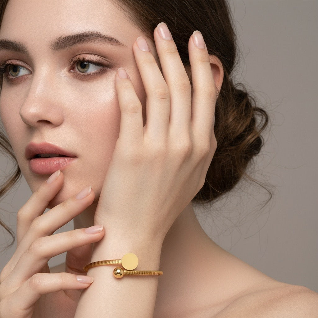 Olilvury Gold Wire Bracelet – Symbol of Balance and Vision