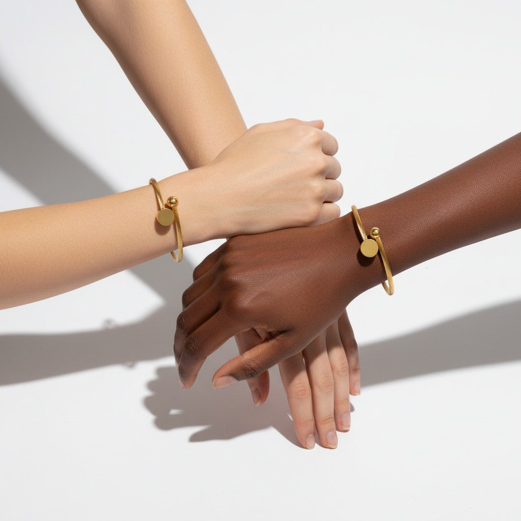 Olilvury Gold Wire Bracelet – Symbol of Balance and Vision